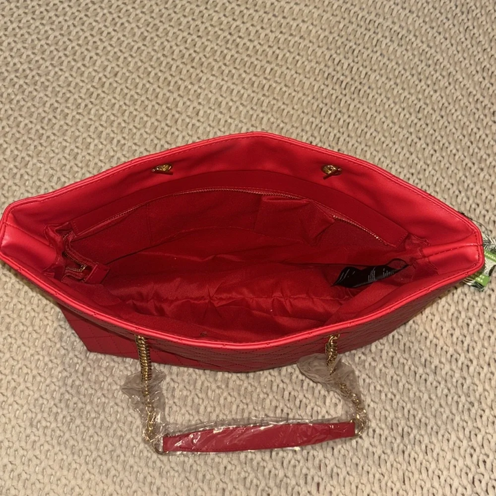 🆕 Badgley Mischka Red Quilted Chain Strap Bag - Vegan Leather - Picture 9 of 15